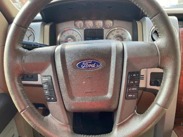 Ford F-150 Vehicle Full-screen Gallery Image 12