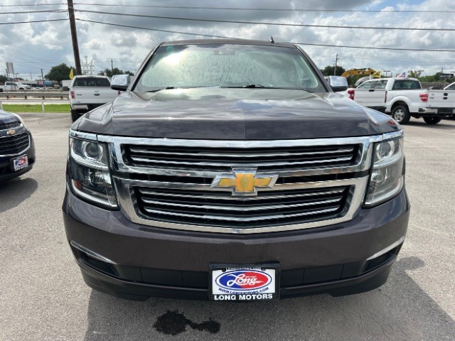 Chevrolet Suburban Vehicle Full-screen Gallery Image 03