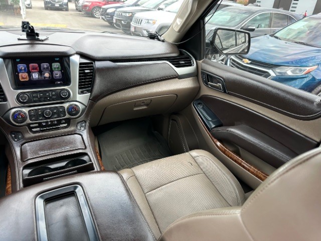 Chevrolet Suburban Vehicle Full-screen Gallery Image 07