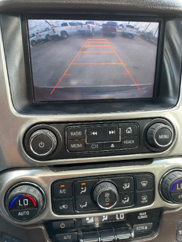 Chevrolet Suburban Vehicle Full-screen Gallery Image 14