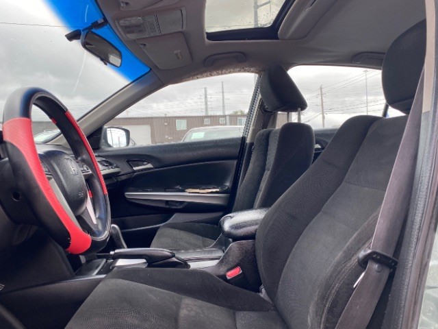 Honda Accord Sedan Vehicle Full-screen Gallery Image 08