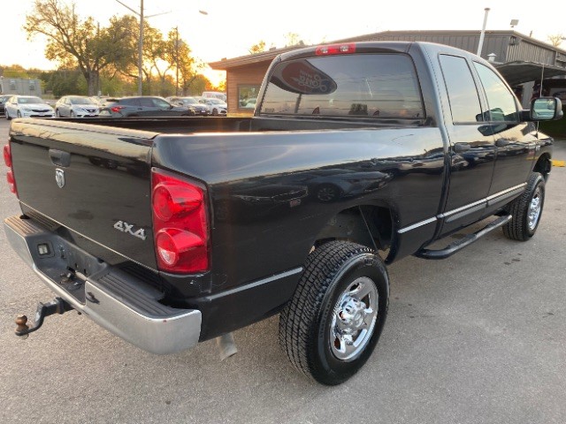Dodge Ram 2500 Vehicle Full-screen Gallery Image 05