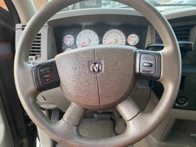 Dodge Ram 2500 Vehicle Full-screen Gallery Image 16