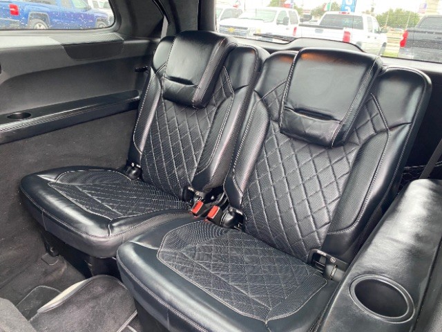 Mercedes-Benz GL-Class Vehicle Full-screen Gallery Image 07