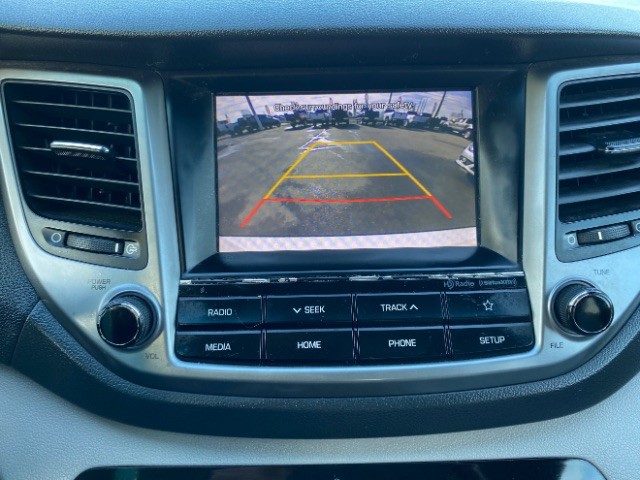 Hyundai Tucson Vehicle Full-screen Gallery Image 13