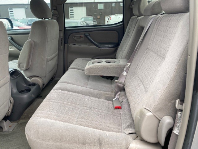 Toyota Tundra Vehicle Full-screen Gallery Image 07