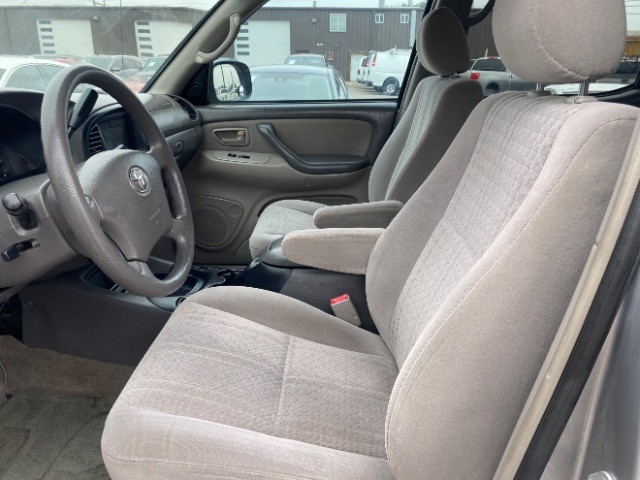 Toyota Tundra Vehicle Full-screen Gallery Image 08