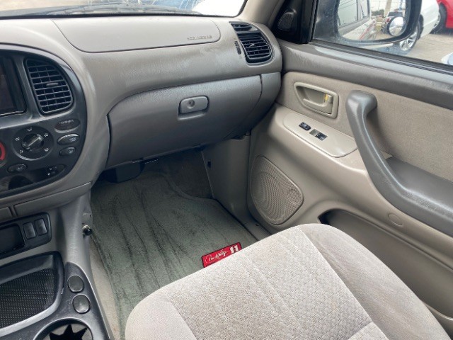 Toyota Tundra Vehicle Full-screen Gallery Image 10