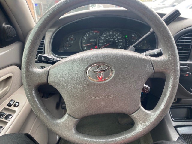 Toyota Tundra Vehicle Full-screen Gallery Image 13