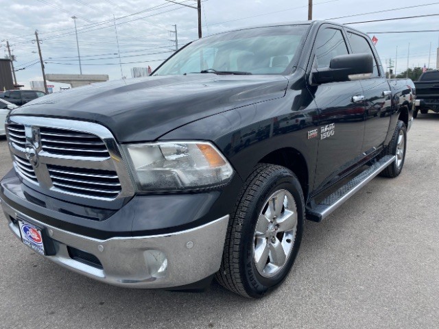 Ram 1500 Vehicle Full-screen Gallery Image 03