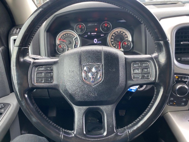 Ram 1500 Vehicle Full-screen Gallery Image 14