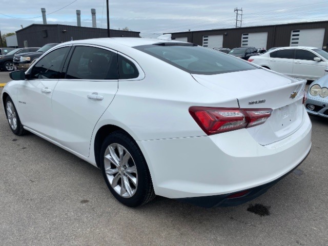 Chevrolet Malibu Vehicle Full-screen Gallery Image 04