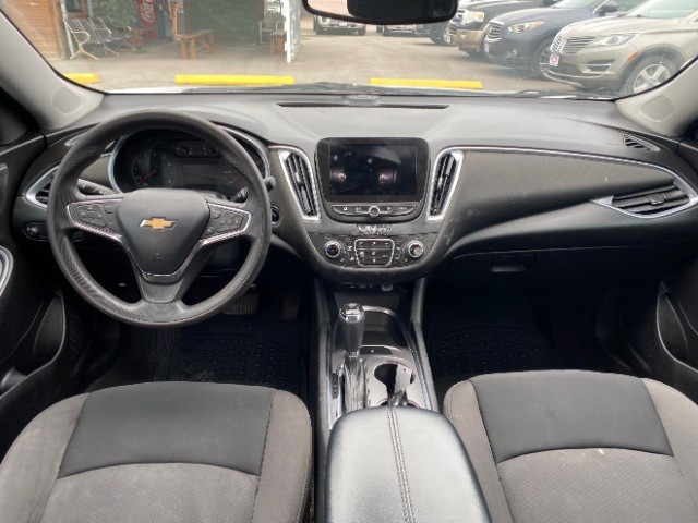 Chevrolet Malibu Vehicle Full-screen Gallery Image 06