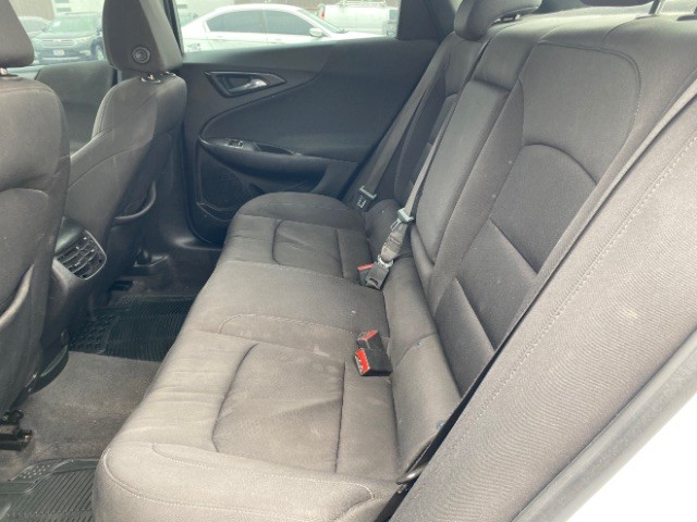 Chevrolet Malibu Vehicle Full-screen Gallery Image 07