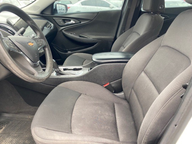 Chevrolet Malibu Vehicle Full-screen Gallery Image 08