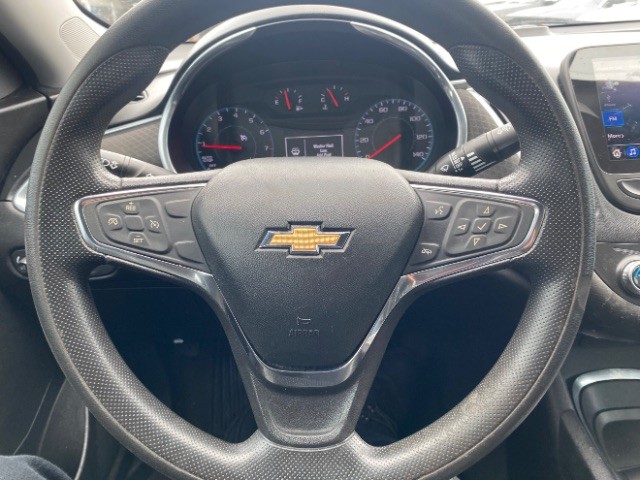 Chevrolet Malibu Vehicle Full-screen Gallery Image 14