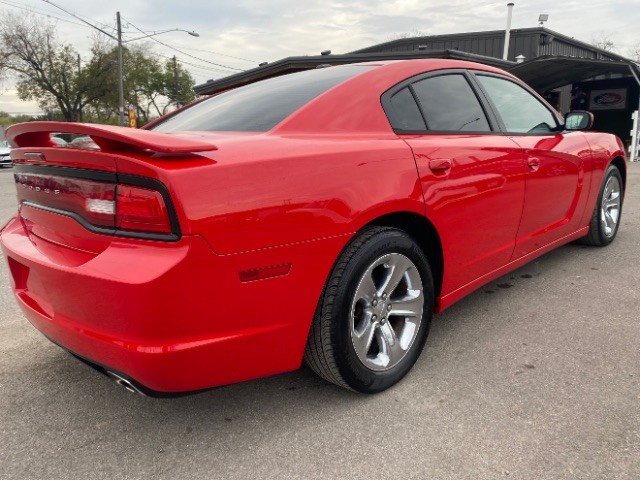Dodge Charger Vehicle Full-screen Gallery Image 05