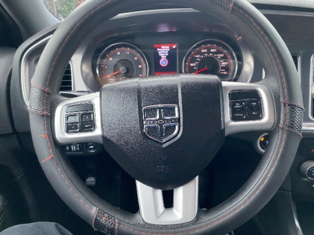 Dodge Charger Vehicle Full-screen Gallery Image 13