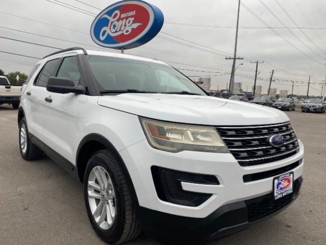 2016 Ford Explorer Base's photo
