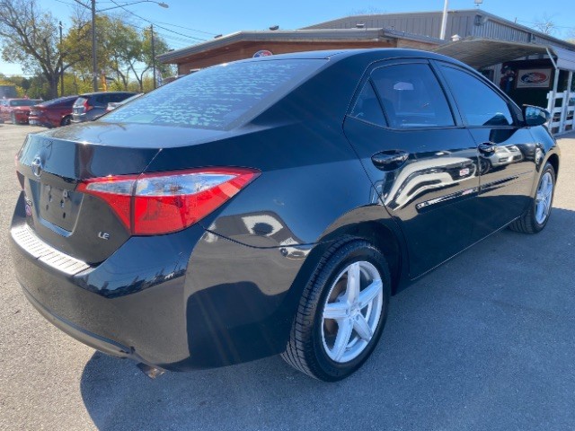 Toyota Corolla Vehicle Full-screen Gallery Image 05