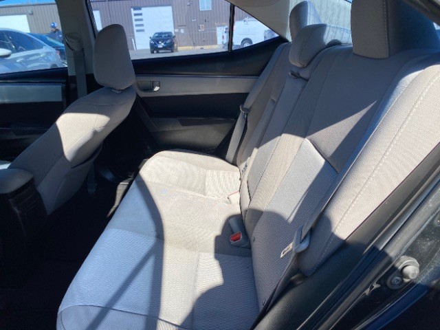 Toyota Corolla Vehicle Full-screen Gallery Image 07