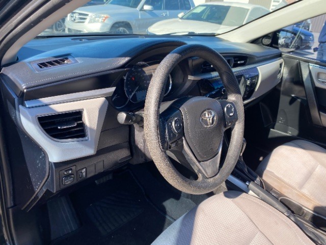 Toyota Corolla Vehicle Full-screen Gallery Image 09