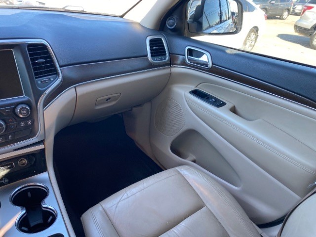 Jeep Grand Cherokee Vehicle Full-screen Gallery Image 10