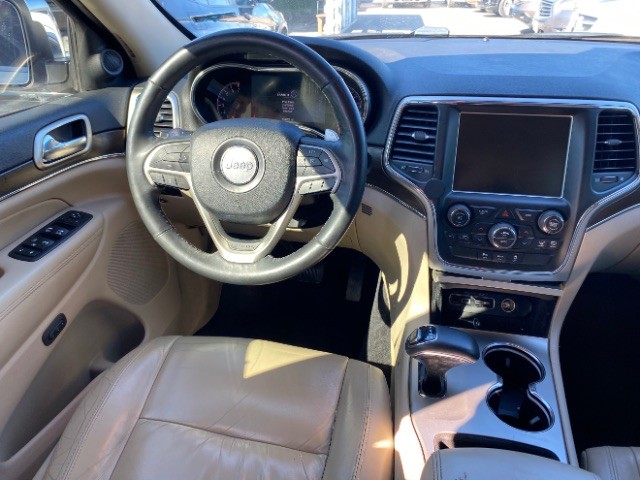 Jeep Grand Cherokee Vehicle Full-screen Gallery Image 11