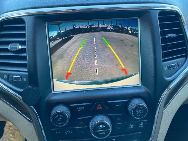 Jeep Grand Cherokee Vehicle Full-screen Gallery Image 14