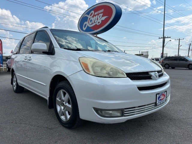 2005 Toyota Sienna XLE's photo