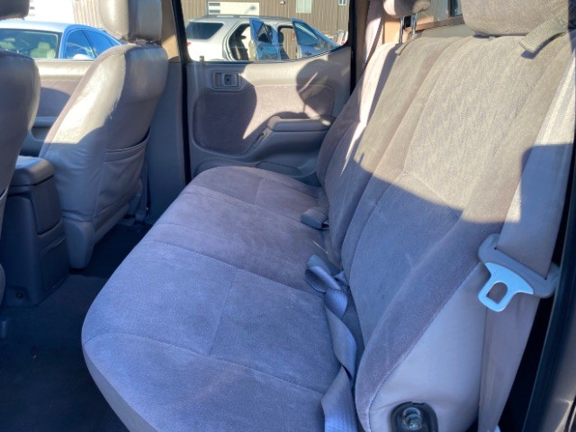 Toyota Tacoma Vehicle Full-screen Gallery Image 07