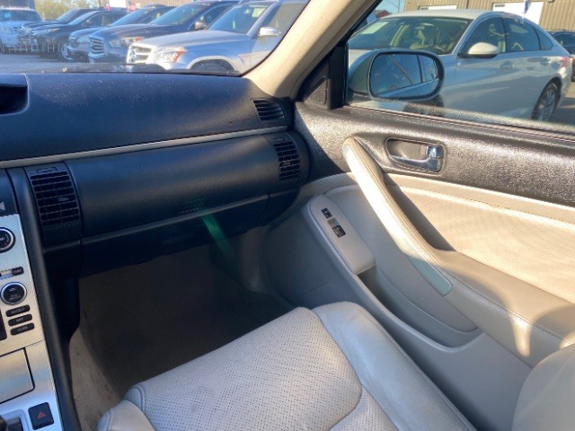 INFINITI G35 Sedan Vehicle Full-screen Gallery Image 10