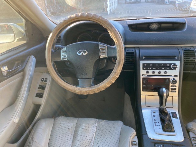 INFINITI G35 Sedan Vehicle Full-screen Gallery Image 11