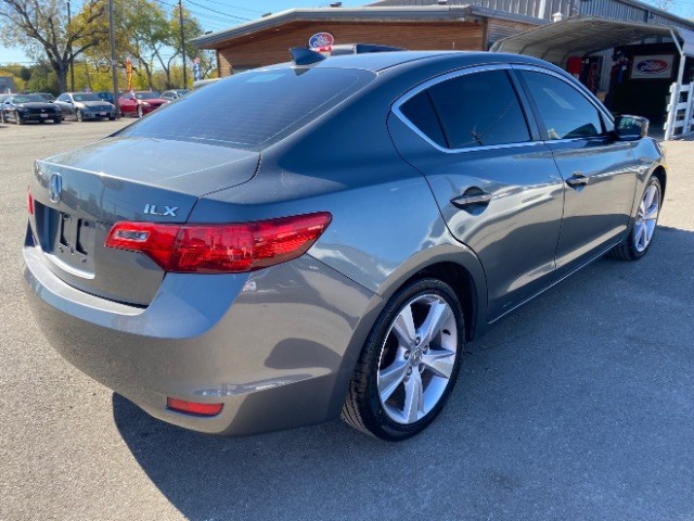 Acura ILX Vehicle Full-screen Gallery Image 05