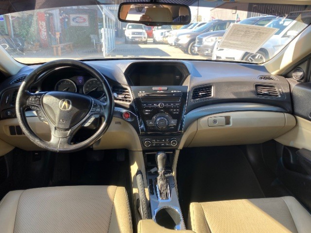 Acura ILX Vehicle Full-screen Gallery Image 06