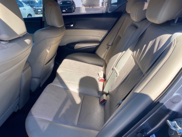 Acura ILX Vehicle Full-screen Gallery Image 07