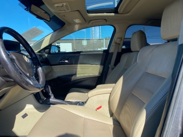 Acura ILX Vehicle Full-screen Gallery Image 08