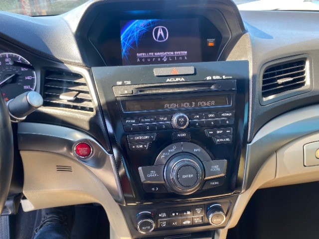 Acura ILX Vehicle Full-screen Gallery Image 13