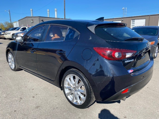 Mazda Mazda3 Hatchback Vehicle Full-screen Gallery Image 04