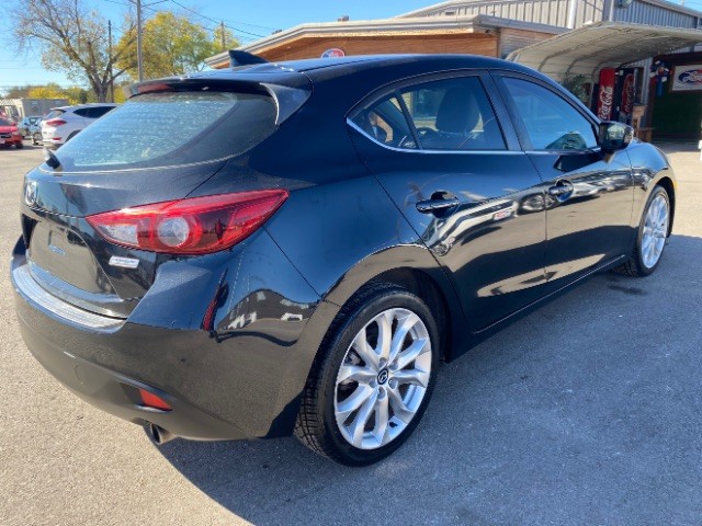 Mazda Mazda3 Hatchback Vehicle Full-screen Gallery Image 05