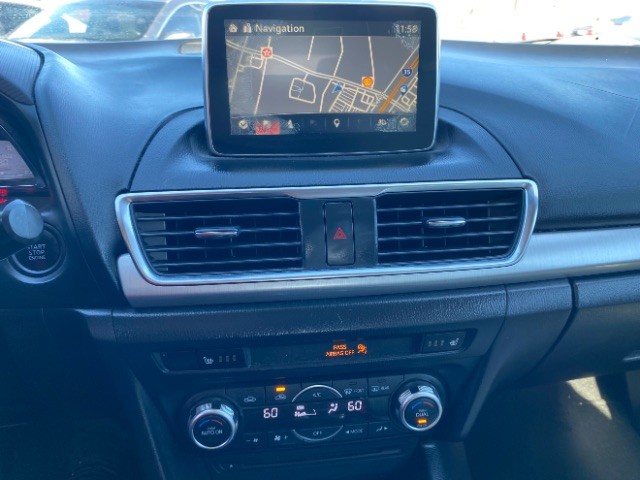 Mazda Mazda3 Hatchback Vehicle Full-screen Gallery Image 13