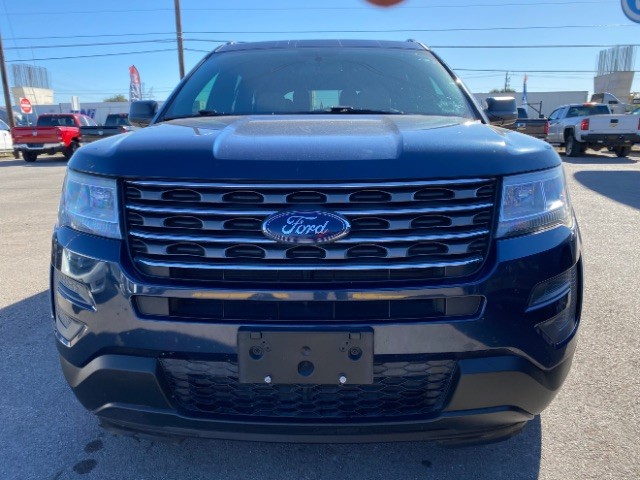 Ford Explorer Vehicle Full-screen Gallery Image 02