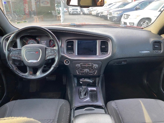 Dodge Charger Vehicle Full-screen Gallery Image 05