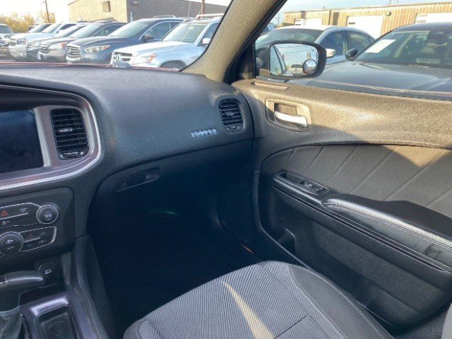 Dodge Charger Vehicle Full-screen Gallery Image 09