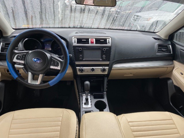 Subaru Outback Vehicle Full-screen Gallery Image 06