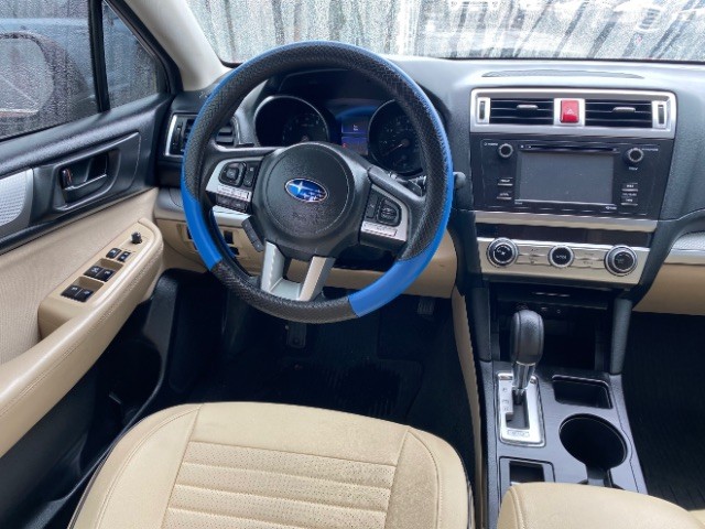 Subaru Outback Vehicle Full-screen Gallery Image 11