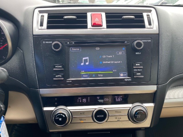 Subaru Outback Vehicle Full-screen Gallery Image 12