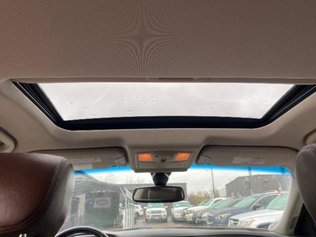 INFINITI FX35 Vehicle Full-screen Gallery Image 12