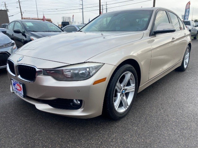 BMW 3 Series Vehicle Full-screen Gallery Image 03