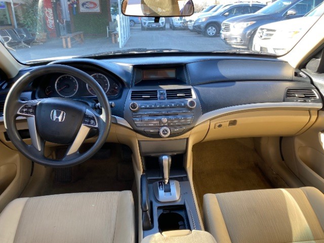 Honda Accord Sedan Vehicle Full-screen Gallery Image 06